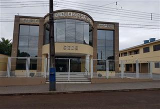 Data de terras sob n° 11/12/13, da qd n° 01, área de 985,80 m² com construção (igreja) não averbada