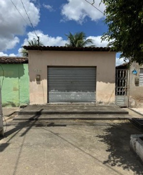 Terreno de 74,92m², com construção não averbada de 62,12m², em Major Isidoro - AL