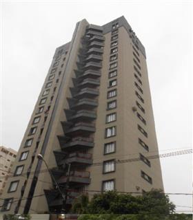 Apartamento nº 101 situado no 1º pavimento do Ed. Malena Januário, Rua Pio XII, Centro 