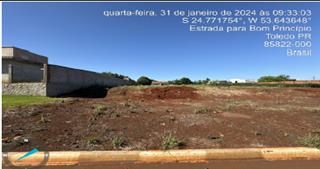 LOTE URBANO N° 04 da quadra 16, com a área de 800,00m² situado no loteamento da sede da localidade de BOM PRINCÍPIO