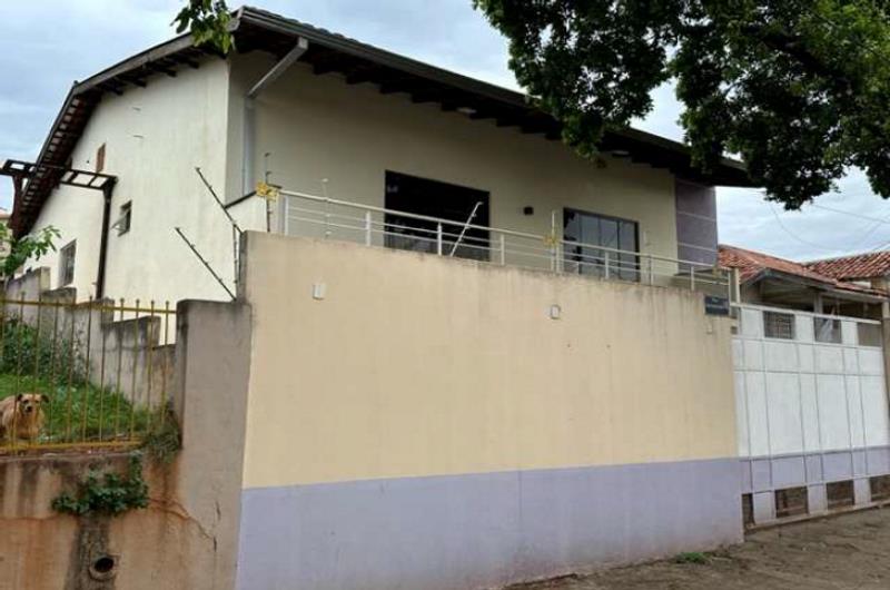 Residência assobradada não-averbada, com área útil de 174,15m², Jardim do Sol, Londrina,PR